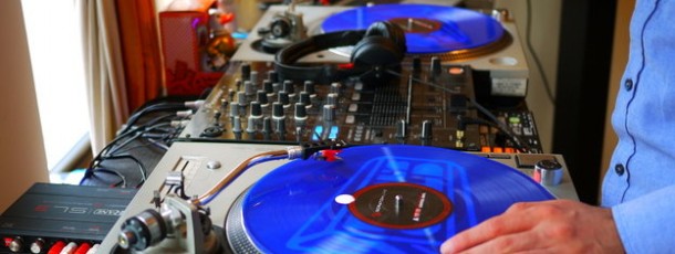 EXPLAINING SERATO (THE DIGITAL DJ)